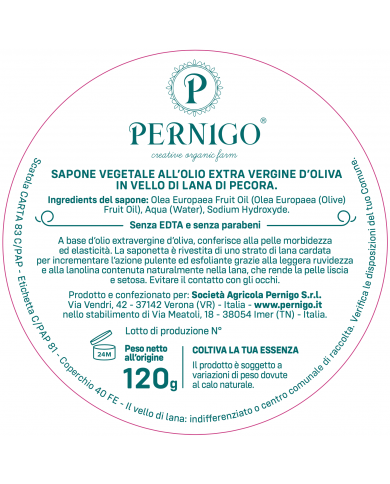 Sapone artigianale all'olio extra vergine d'oliva rivestita in vello di lana di pecora Sapone artigianale all'olio extra vergine d'oliva rivestita in vello di lana di pecora